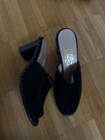 Mules Ferragamo chic!