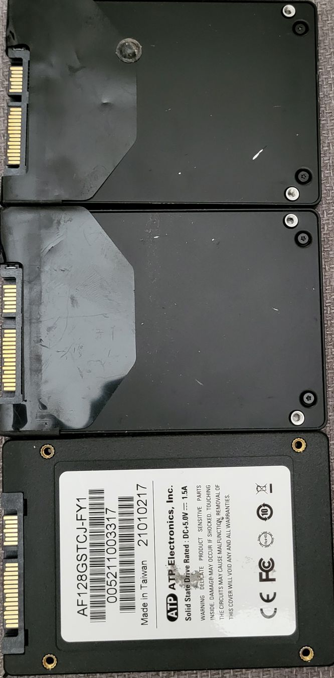 Samsung Disques durs: 3x Samsung 128GB SSD – D'occasion à Zürich par Gulbi1919 1