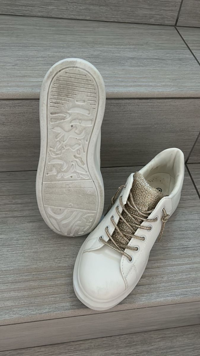 Dosenbach Scarpe da donna: White Platform Sneakers - Size 41  – Usato da Renens VD venduto da nan_8v9l 1