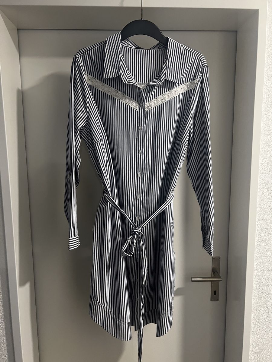 C&A Vestiti: Gestreiftes Hemdblusenkleid Gr. 44 mit Spitzendetails – Usato da Hölstein venduto da SelcCe