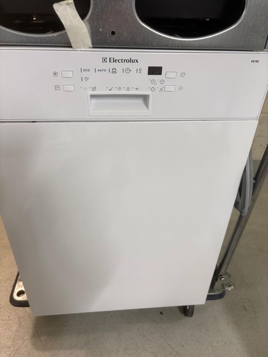 Machines à laver la vaisselle: Electrolux Geschirrspüler  – D'occasion à Rapperswil SG par kat_rw8q
