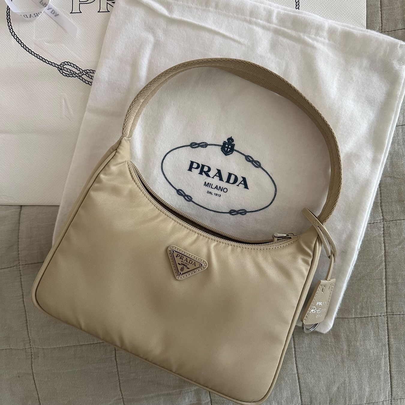 Prada Sacs femmes: Prada Re-Edition 2000 Beige – Neuf (Voir description) à Zürich par Nomase10.