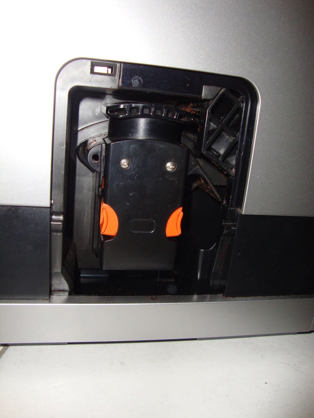 Tchibo Macchine per caffè & Macchine per espresso: Tchibo Kaffeevollautomat Esperto Caffé – Usato da Wil SG venduto da Nindli 2