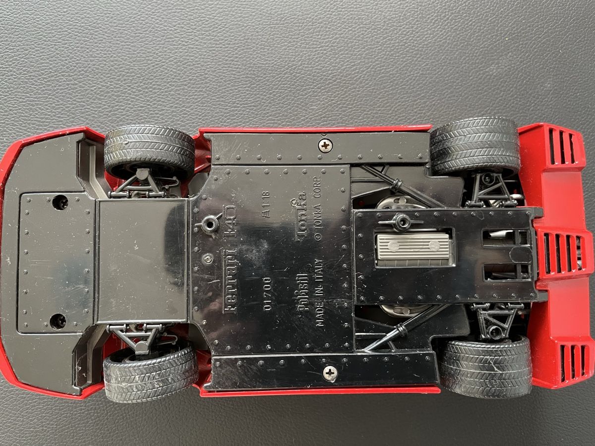 Ferrari Modellini d'auto: Ferrari F40 1:18 – Usato da Kehrsatz venduto da Fuedu0 5