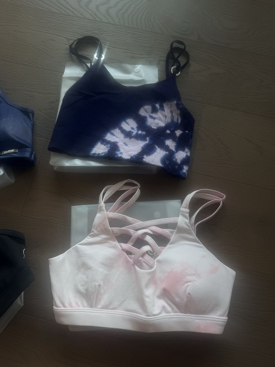 Lots de vêtements: Bombshell sportswear bra / top – Neuf (Voir description) à Melide par Nikola-123 2