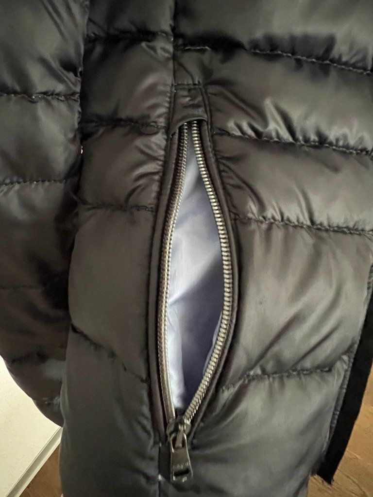 Marc Cain Giacche: Leichte Daunenjacke MarcCain Grösse 3 – Usato da Solothurn venduto da Scoony 3