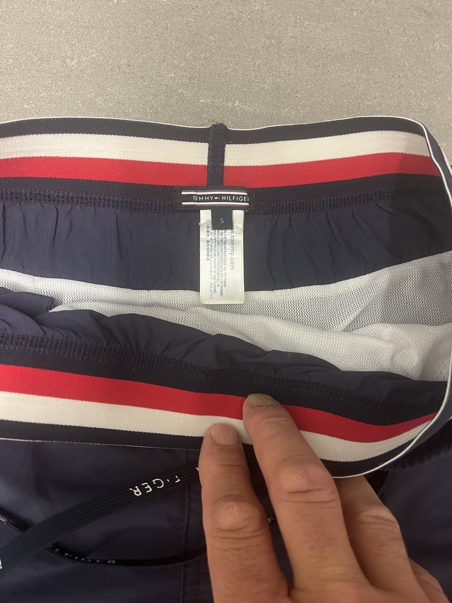 Tommy Hilfiger Pantaloni: Tommy Hilfiger Badehose  – Usato da Neerach venduto da fuz_8d7l 3