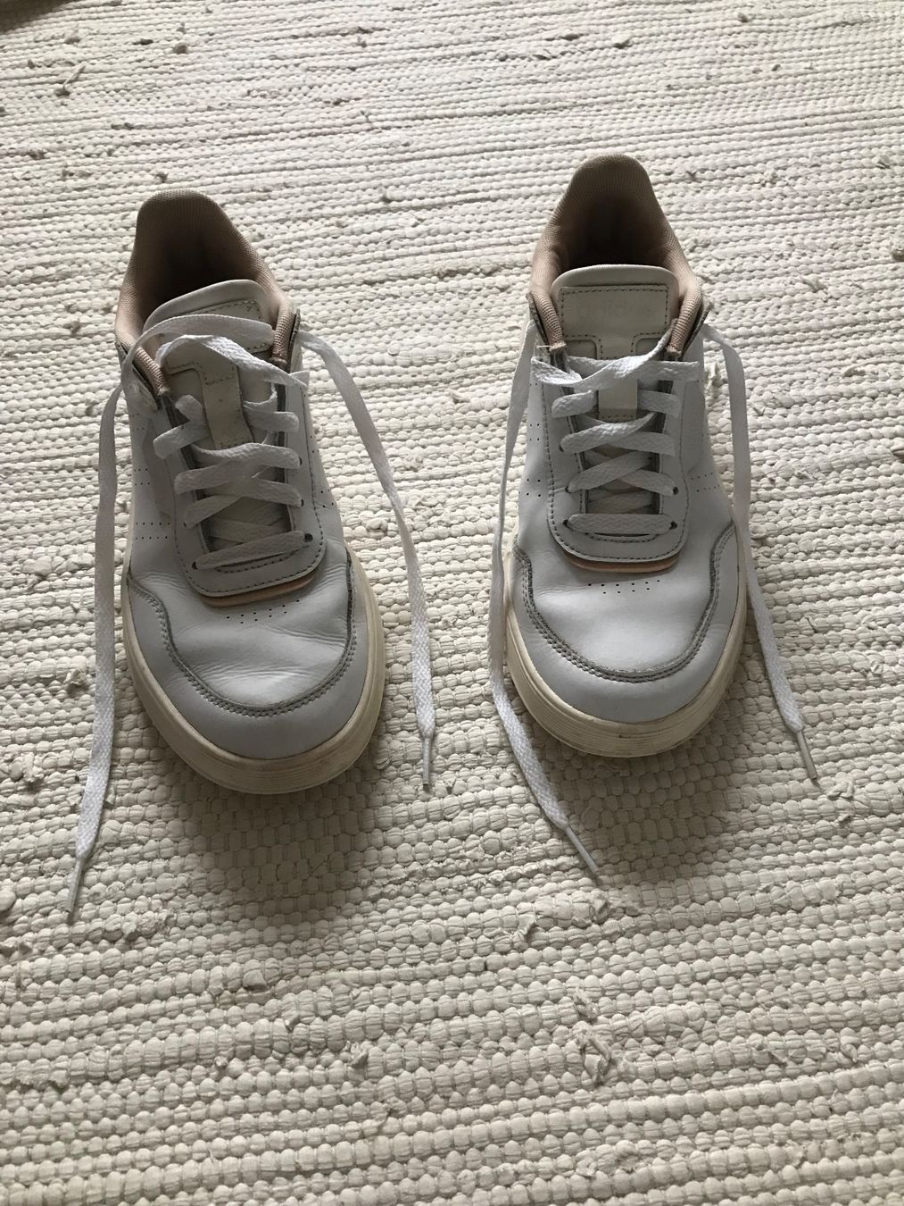 Adidas Scarpe da donna: Adidas Sneakers Leder Gr. 39 – Usato da Affoltern am Albis venduto da variablend 1