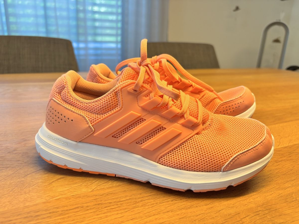 Adidas Chaussures femmes: Adidas Turnschuhe  – D'occasion à Muhen par Claudi1985