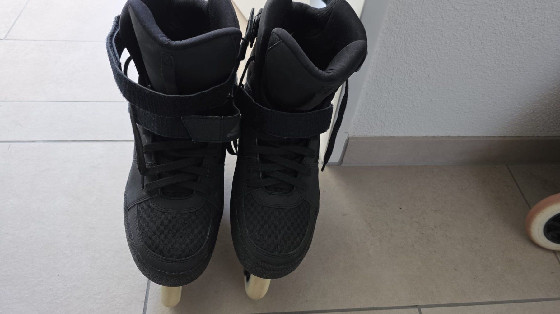 Pattini in linea & Pattini a rotelle: Rollerblade Inline Skates Grösse 45 Top Zustand – Usato da Kleindöttingen venduto da Floof