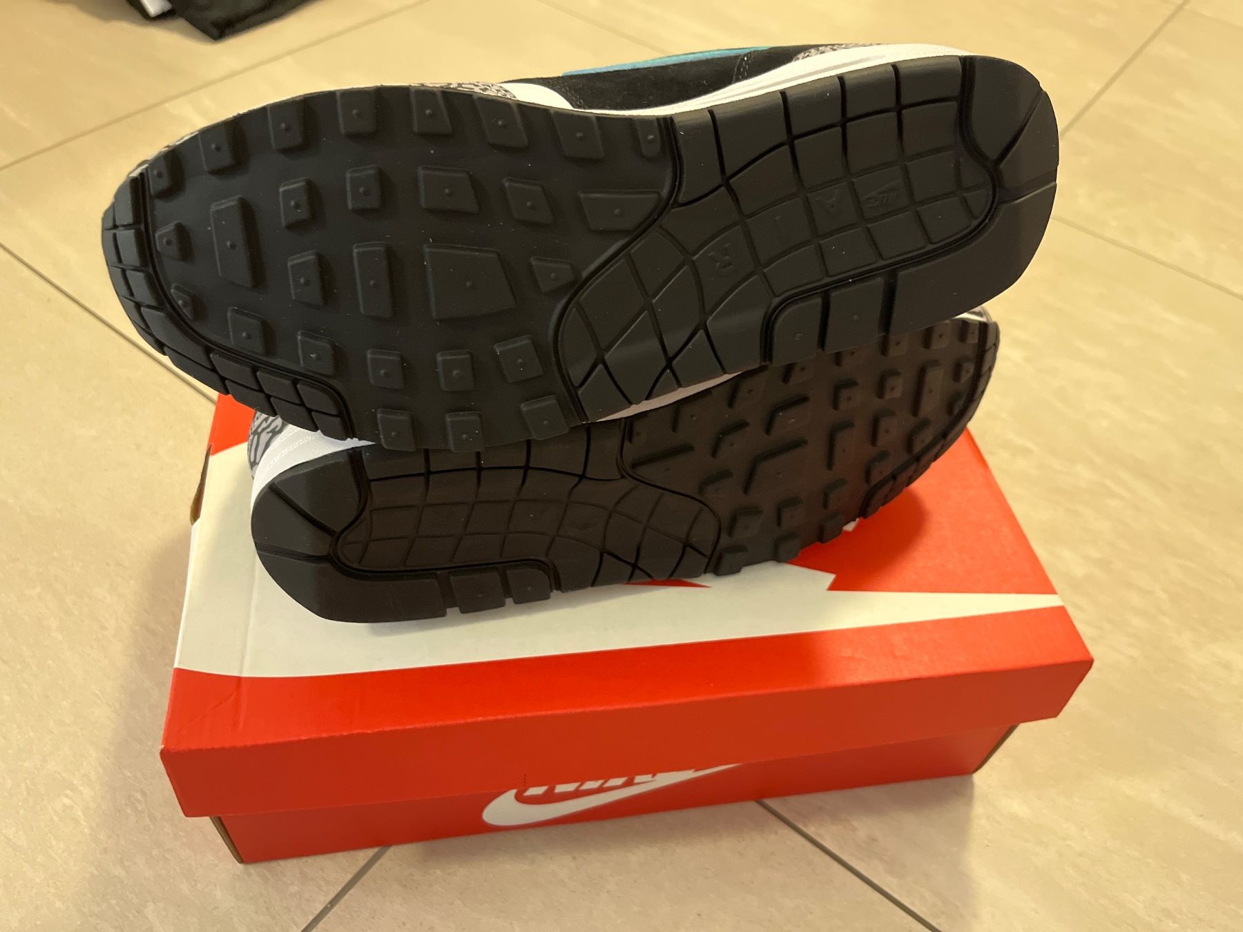 Nike Scarpe da uomo: Air Max 1 Premium Retro Atmos – Nuovo e nell'imballaggio originale da Lenzburg venduto da JoelMeier 1