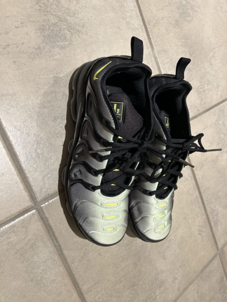 Nike Chaussures hommes: Nike Air VaporMax Plus  – D'occasion à Ruswil par bjo_v2kv