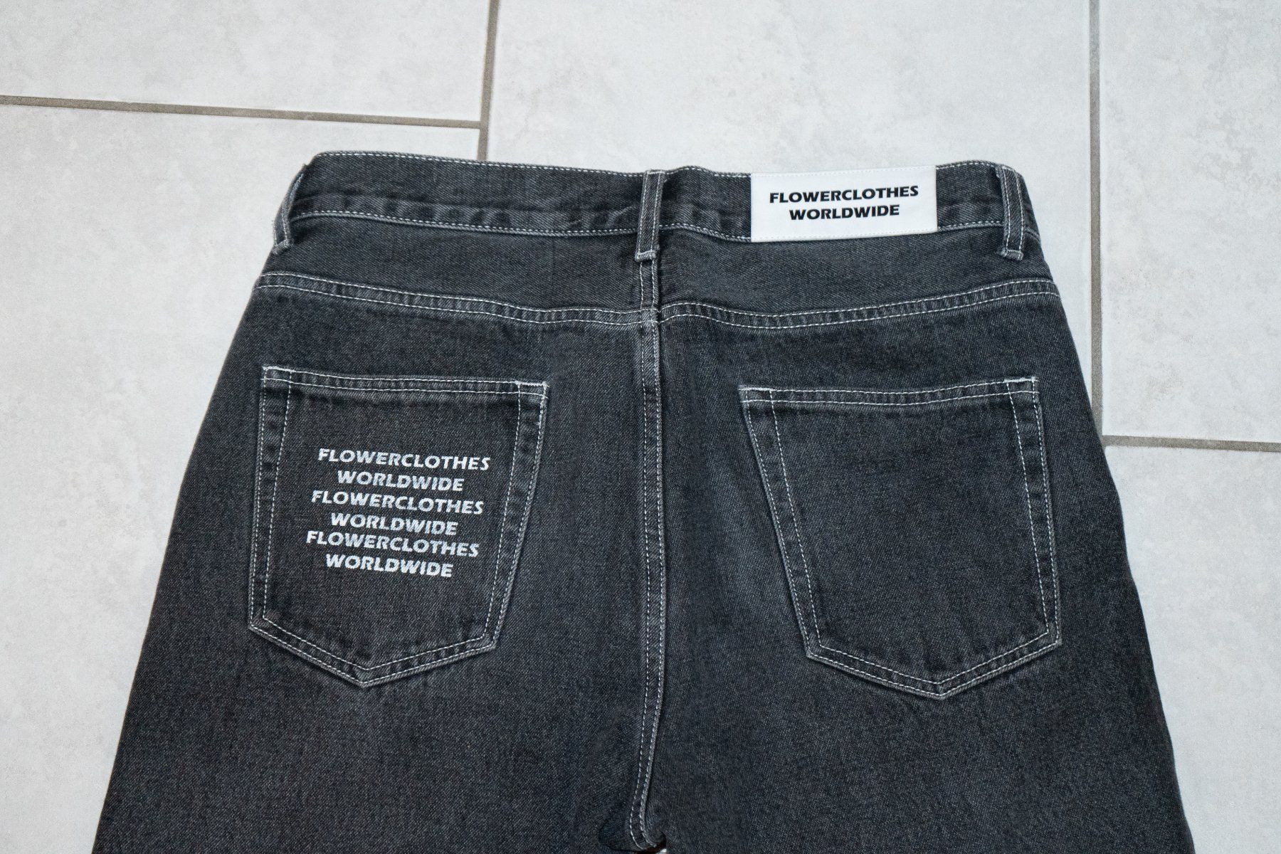 Jeans: Baggy Jeans Schwarz mit Details – Usato da Arni AG venduto da yannick_207 4
