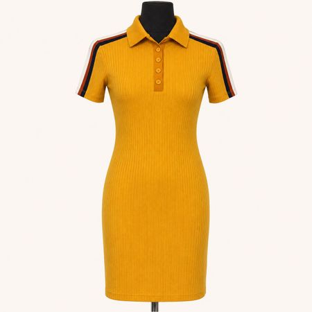 Robe polo mini en maille côtelée Bershka