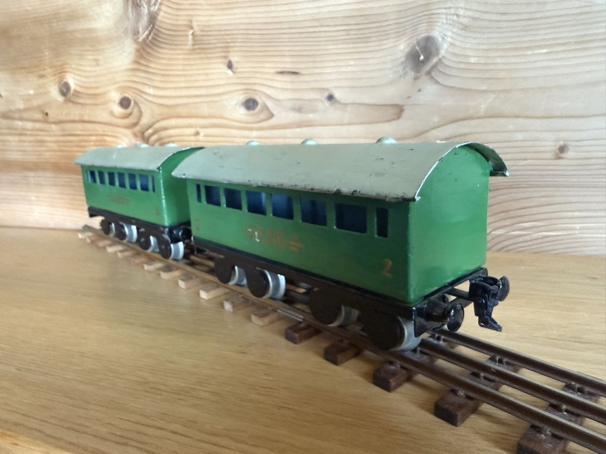 Modellini di ferrovie: 2 Eigenbau Personenwagen Spur 0 – Usato da Amden venduto da vipernatter 4
