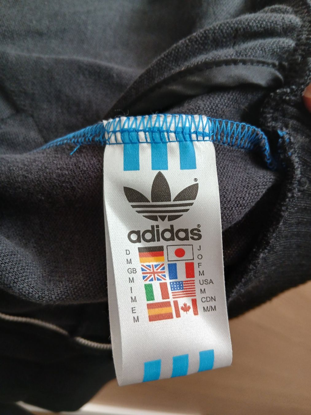 Adidas Giacche: Veste Adidas  badge "One for the nerd jocks" taille M – Usato da Satigny venduto da Asaksa 4