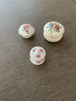 3 antike Porzellan Schmuckdöschen mit Blumenmuster