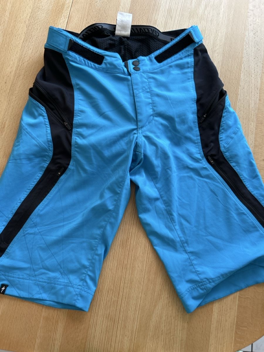 Specialized Pantaloni: Shorts Specialized Mountainbike Grösse S – Usato da Nänikon venduto da Amerika73