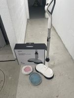 Electric mop with two sets of mop pads