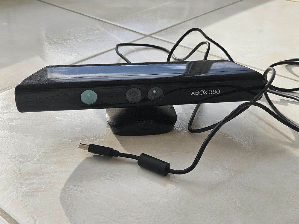 Xbox 360 Kinect Sensor mit 3 Spielen + Controller (Gebraucht) in ...