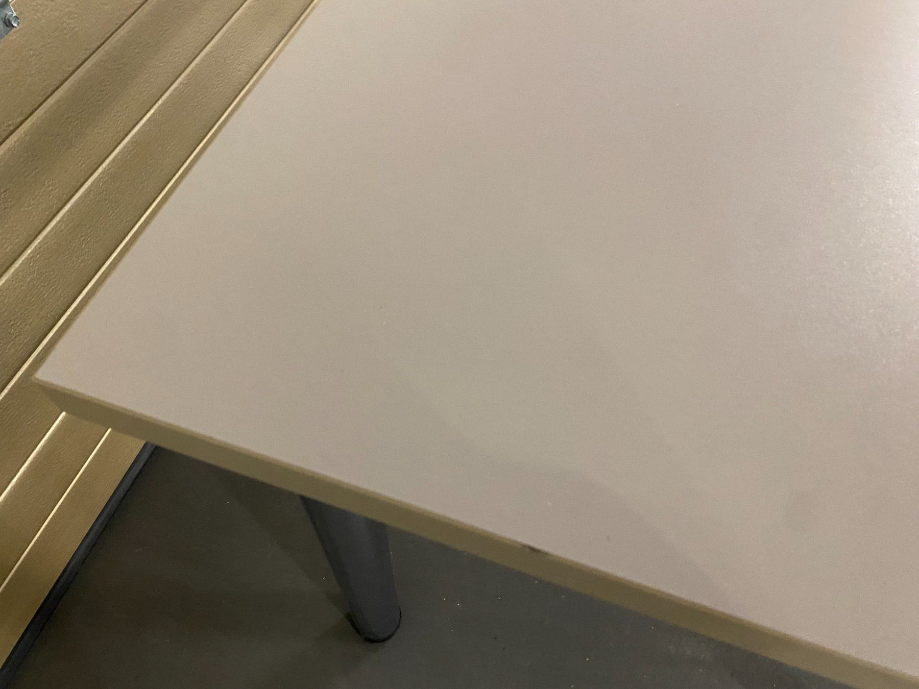 Schreibtische: Bürotisch mit Chromstahlfüssen – Gebraucht aus Gerolfingen von Regenbogen88 6