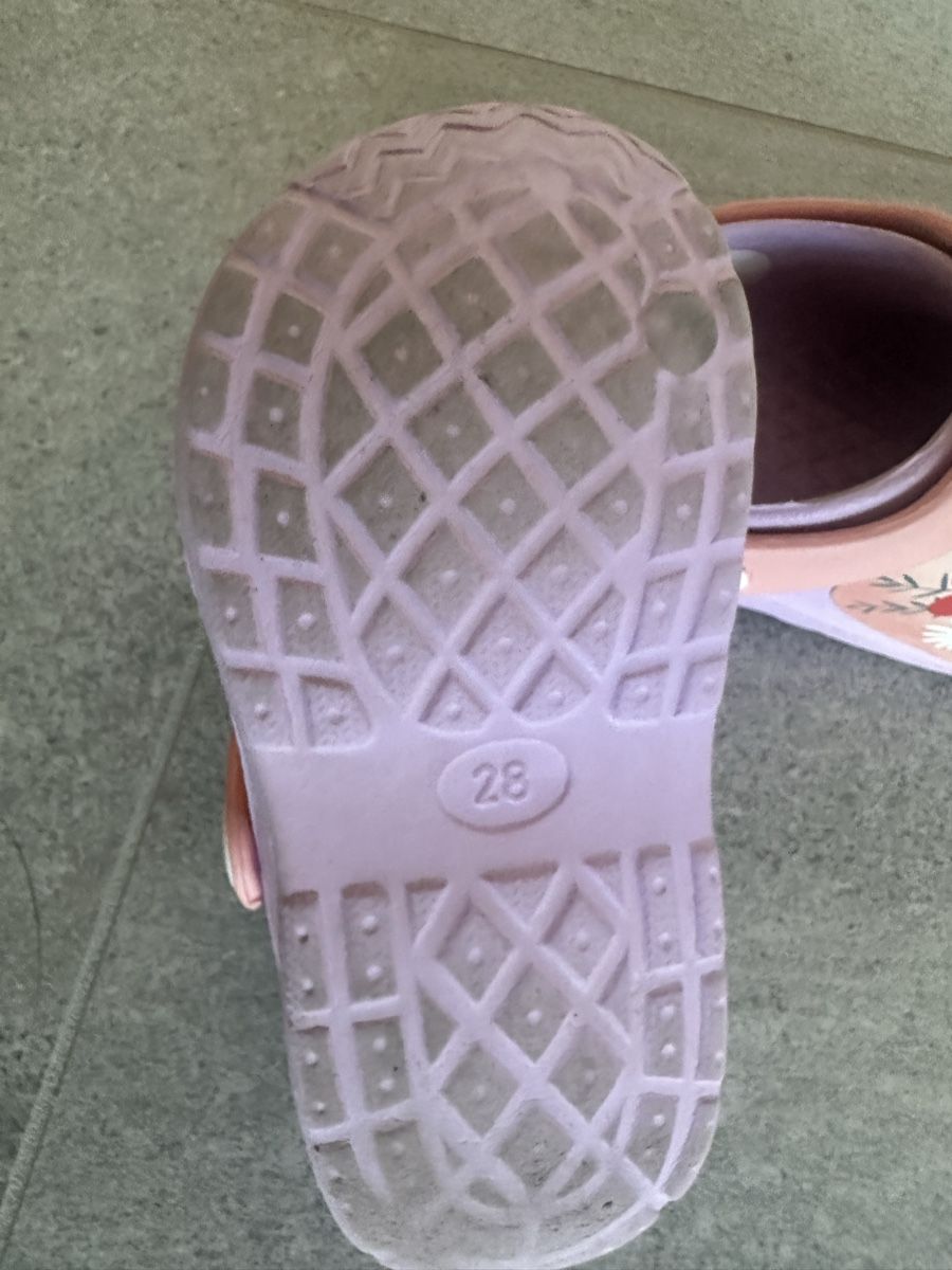 Scarpe per ragazze: Crocs Gr. 28 – Usato da Fahrwangen venduto da lya_n6l6 4