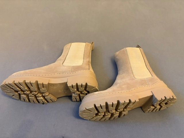 Damenschuhe: Stiefel – Neu (gemäss Beschreibung) aus Binningen von son_x7yt 2
