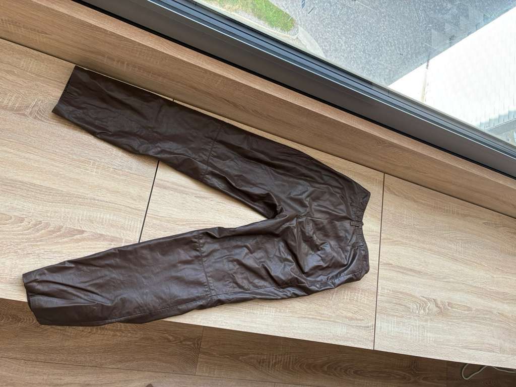 Pantaloni: Vintage leather pants, size W36. – Usato da Genève venduto da kir_g5wt 1