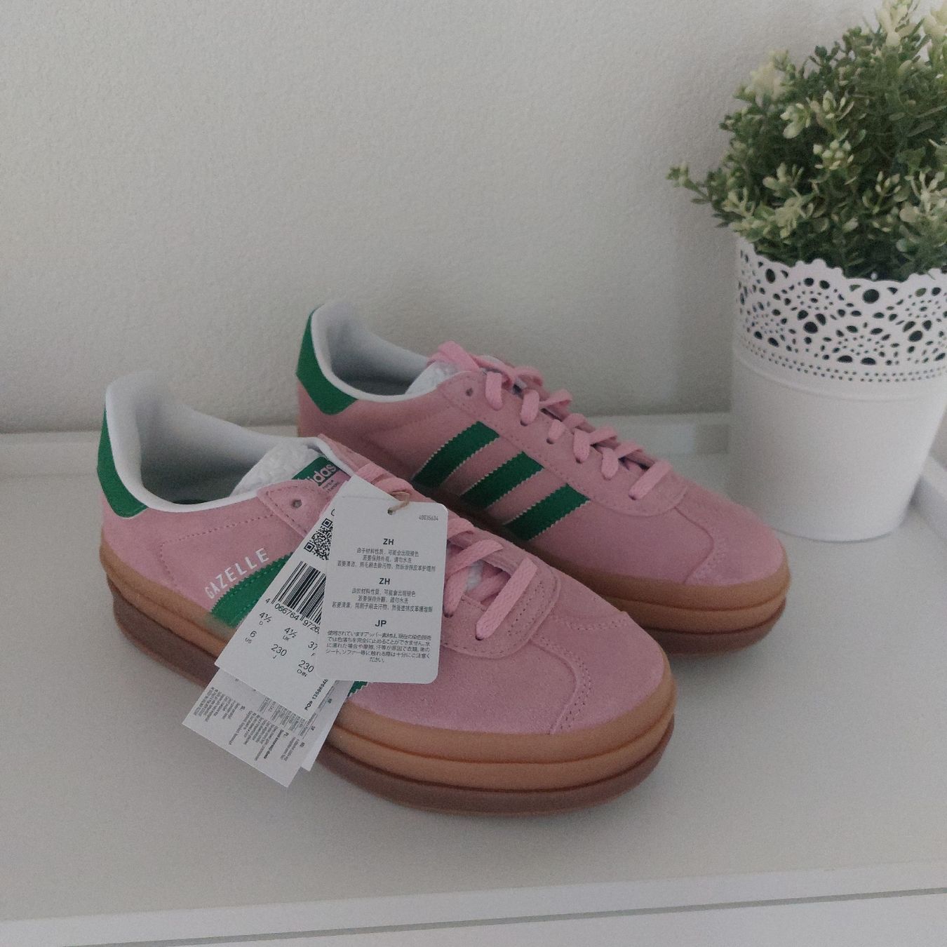 Adidas Scarpe da donna: Adidas 36 2/3 – Nuovo e nell'imballaggio originale da St-Maurice venduto da Ros_xgj8 3