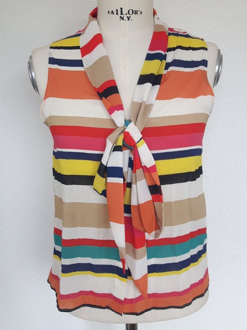 Camicette: Fröhliche  Seidenbluse mit Schluppe  Gr. 36 Alice&Olivia – Usato da Beckenried venduto da SylvkensWorld
