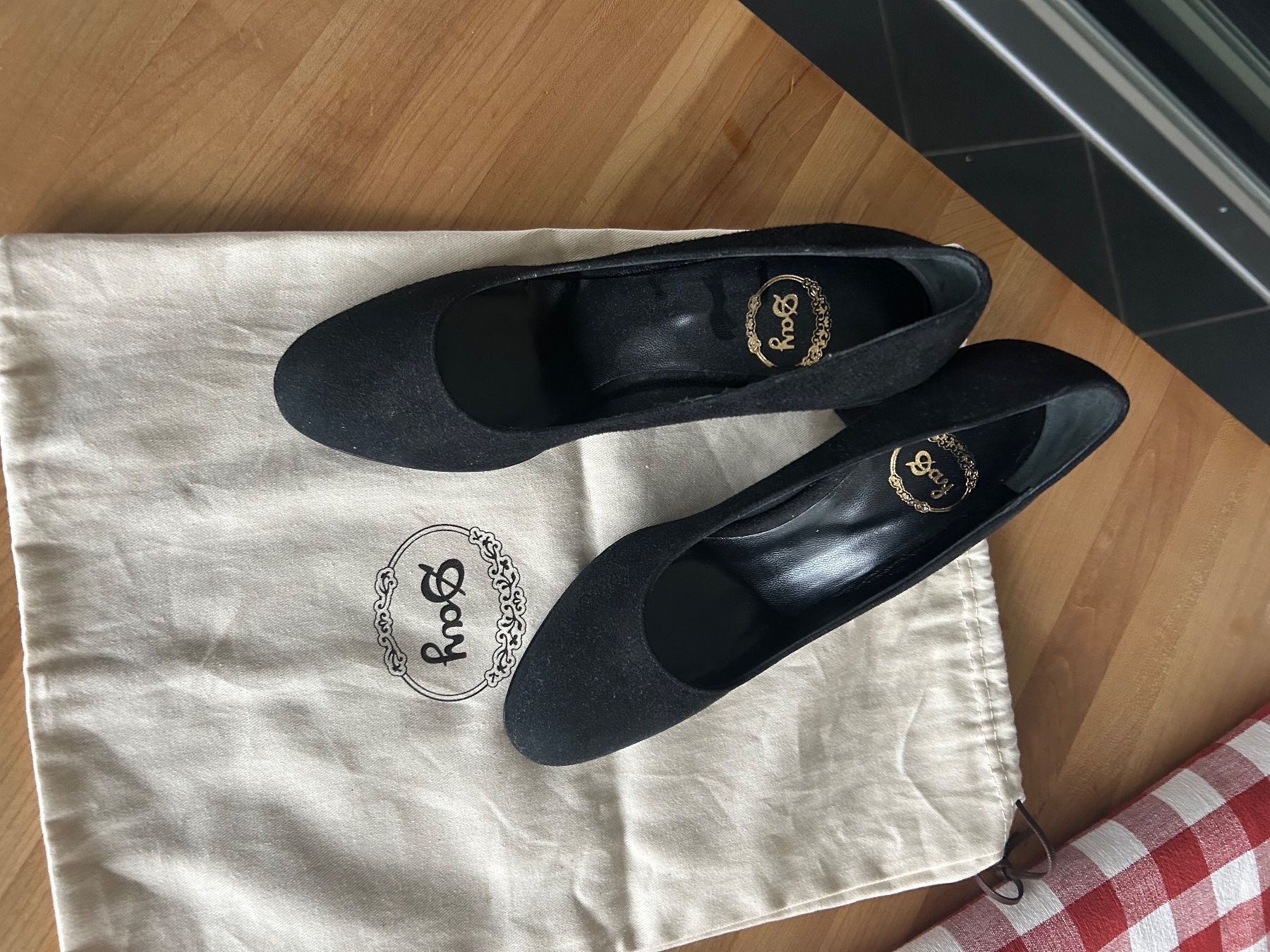 Damenschuhe: Schuh Wildleder – Gebraucht aus stallikon von totti 2
