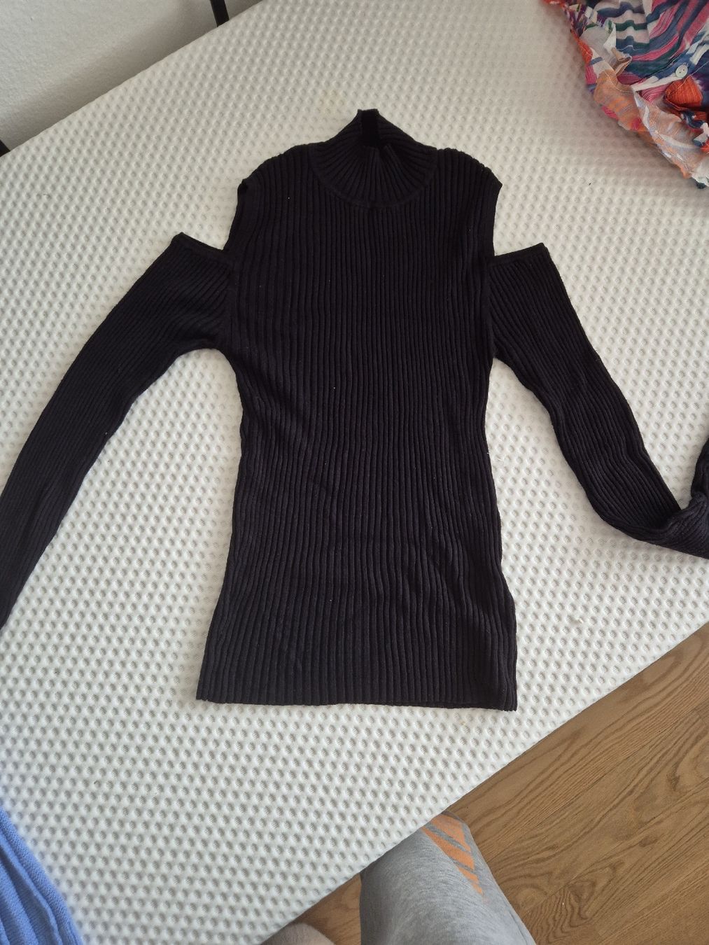 Maglioni & Felpe: Pullover mit gerippten Schultern schwarz 38 Gross – Usato da Lachen SZ venduto da missfranky85