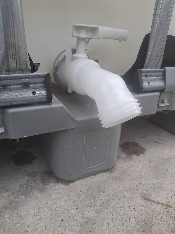 Abbeveratoi e trogoli: IBC Tank 600liter – Usato da Siebnen venduto da Grosswis50 3
