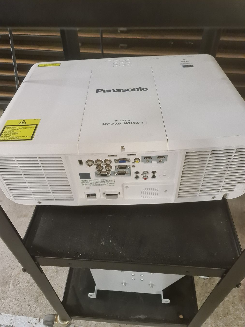 Panasonic Proiettori: Panasonic Projektor MZ170 WUXGA  – Usato da Zürich venduto da chrigel180375