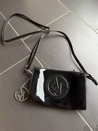 Schicke Armani Jeans Lack Umhängetasche - Top Zustand!