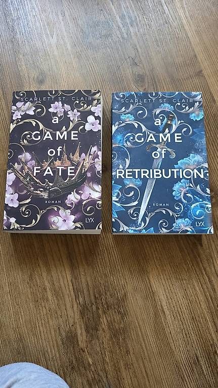Libri: Scarlett St.Clair - Hades Saga Teil 1&2 – Usato da Buttikon SZ venduto da mic_c5jd