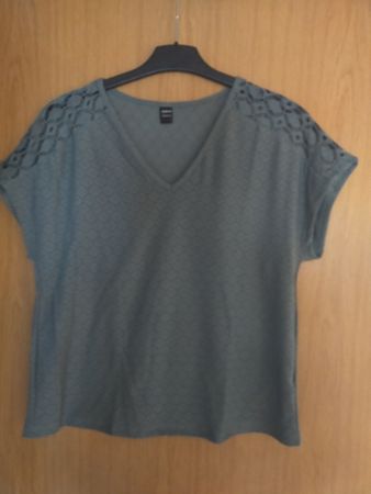T-Shirts Gr.S/M/2 Stück NEU