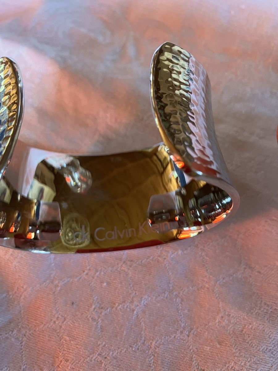 Calvin Klein Bracciali & Braccialetti: Silberfarbene Armspange von Calvin Klein – Nuovo (secondo la descrizione) da Bassersdorf venduto da groovygremlin 1