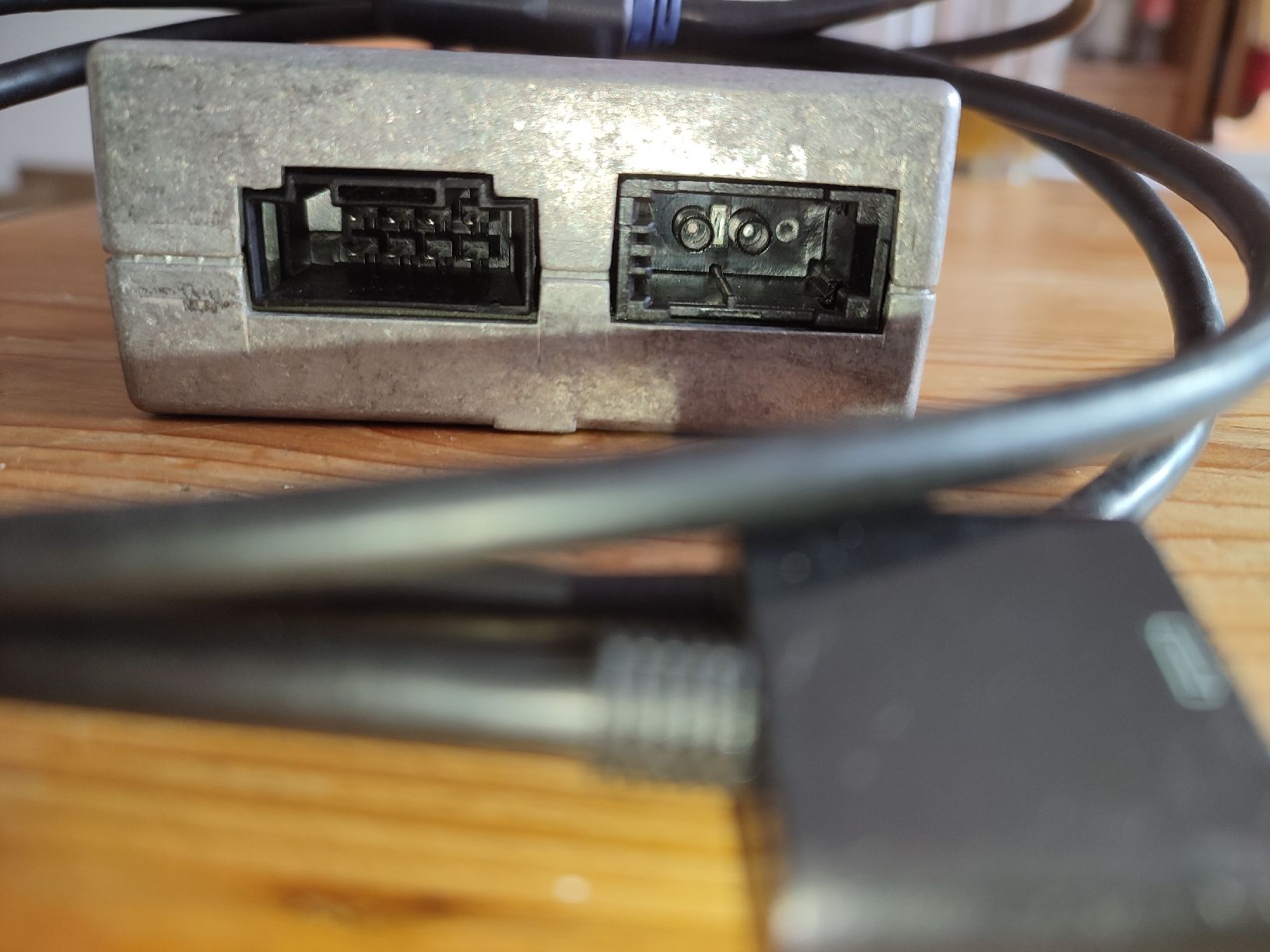 Audi Tutti pezzi di ricambio auto: Audi AMI MOST 4E0035785D - MMI Multimedia Interface – Usato da Brienzwiler venduto da laczsi 3