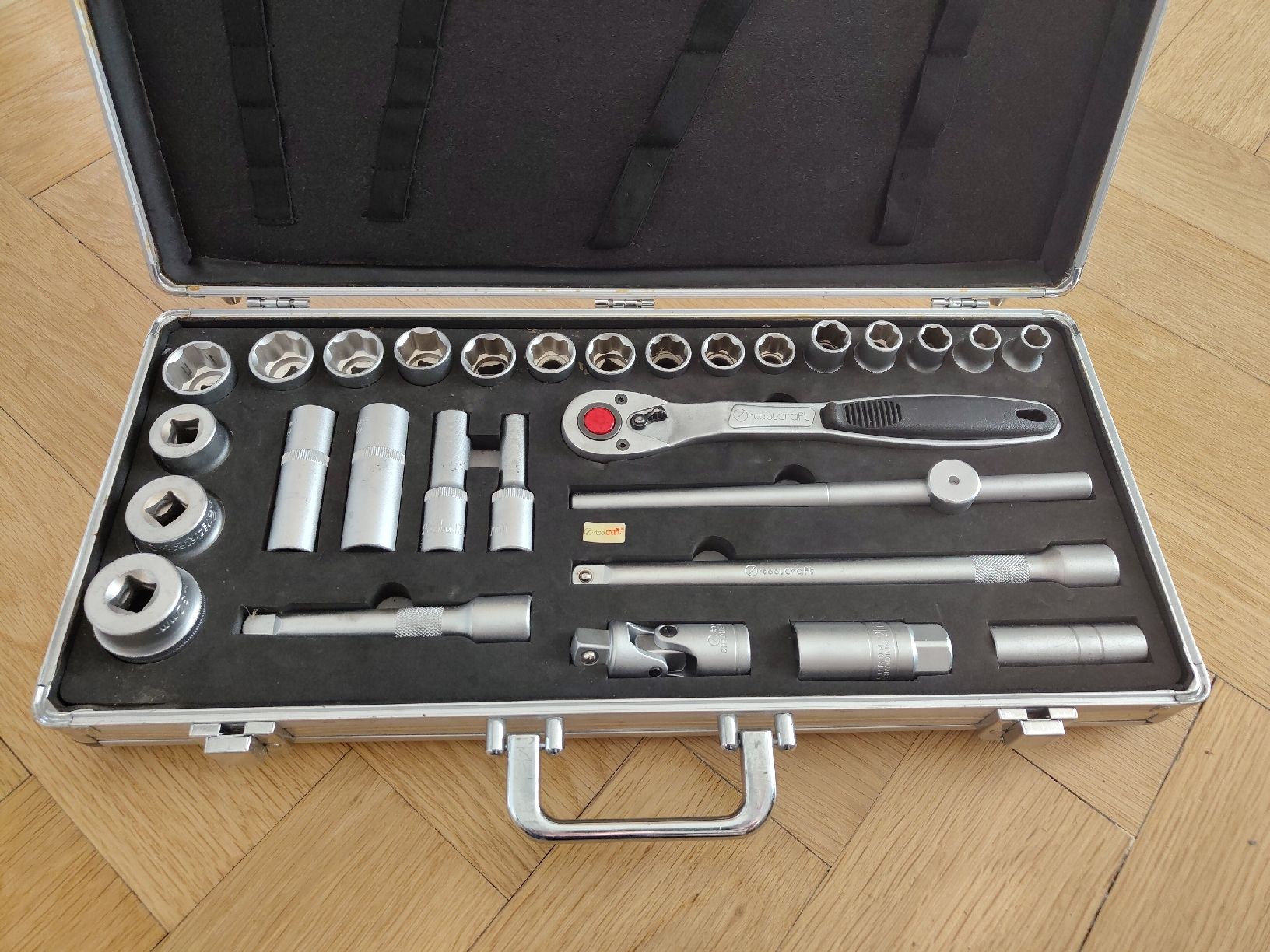 Tutti gli attrezzi: Coffret de clés à douilles Toolcraft – Usato da Lausanne venduto da Ljab