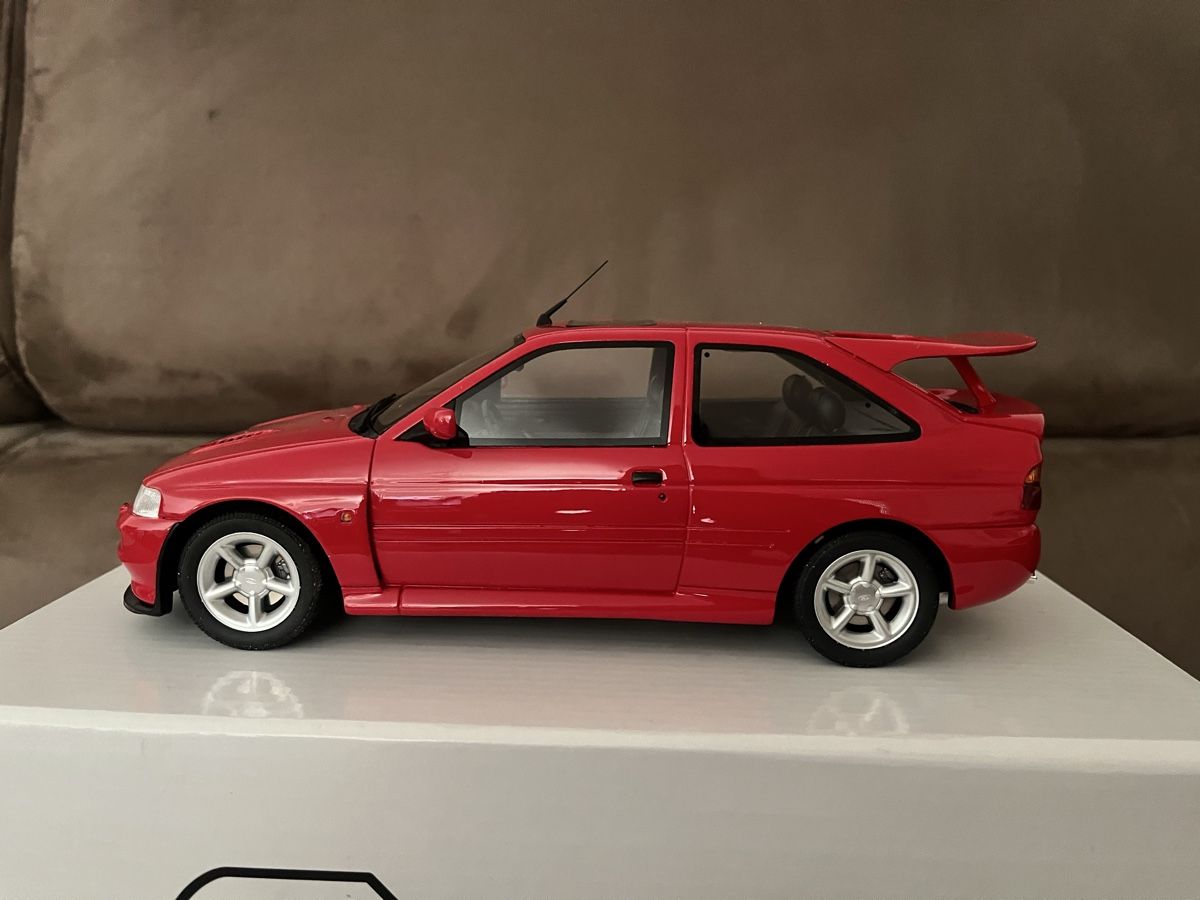 Otto Models Modellini d'auto: Ford Escort RS Cosworth 1/18 – Nuovo e nell'imballaggio originale da Saxon venduto da Kwik25 3