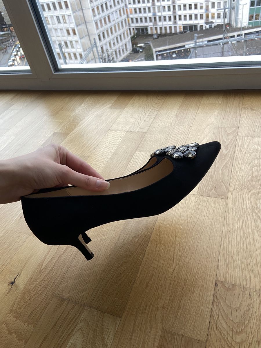 Scarpe da donna: Bata Kitten Heels 👠  – Usato da Fribourg venduto da DayaneH. 4