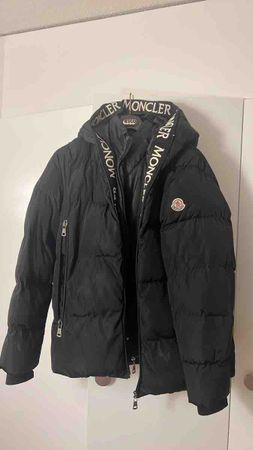Moncler Daunenjacke schwarz mit Kapuze