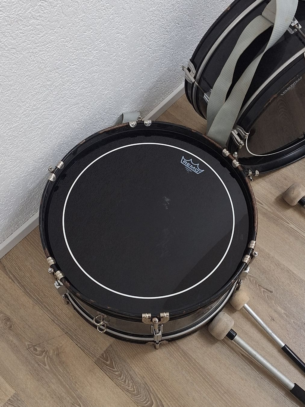 Musikinstrumente: 2 Marschtrommeln mit Schlägeln – Gebraucht aus Grüt (Gossau ZH) von wisdomio7 1