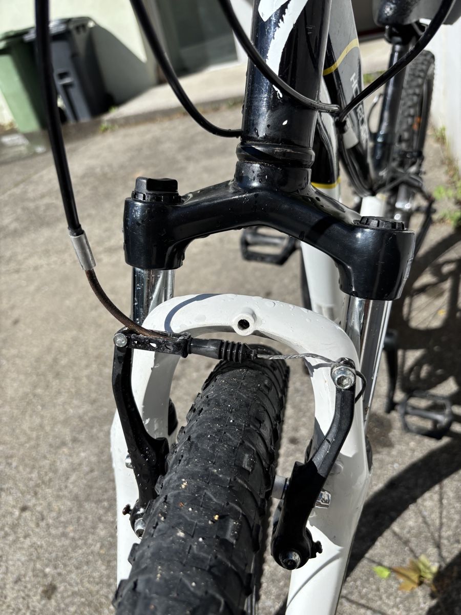 Specialized Biciclette: Specialized Hotrock Mountain Bike 24" – Usato da Wettingen venduto da  2