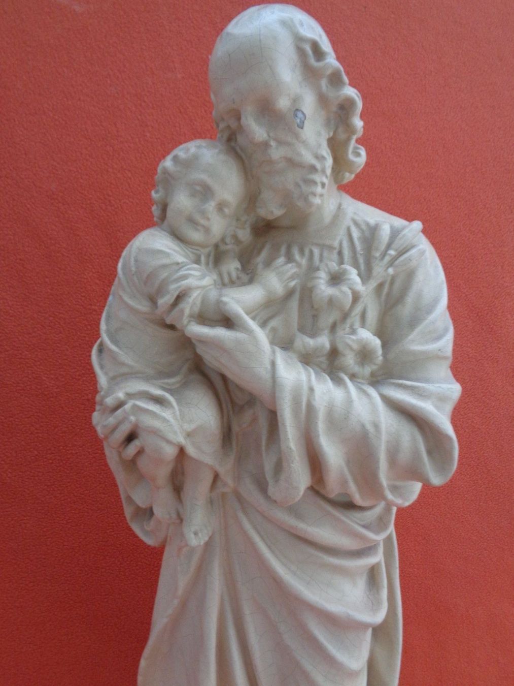 Sculptures & Statues: Alte Heiligenfigur Josef mit Kind - Gips – D'occasion à Chur par omonia 1