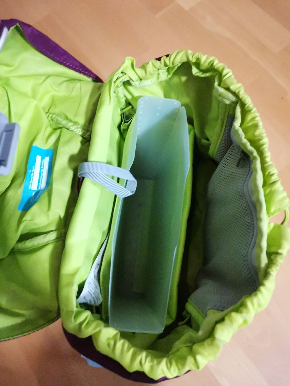 Ergobag Borse & Zaini: Ergobag Schulrucksack Galaxie mit 7 Kletties gratis – Usato da Trogen venduto da SelinaZ86 3
