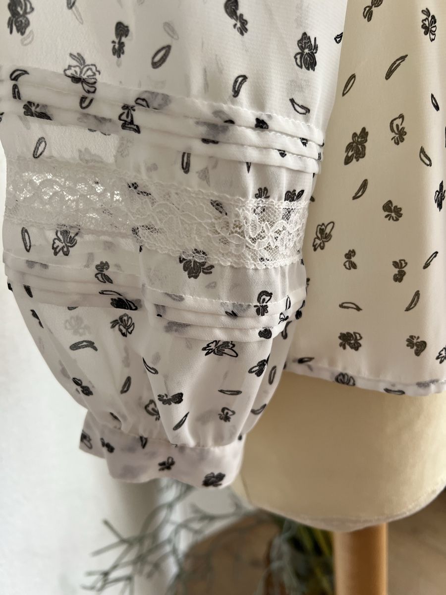 Zara Camicette: Zara Basic Bluse, Grösse XS, mit Rüschen. Neu – Nuovo (secondo la descrizione) da Luzern venduto da suhamadlun 2