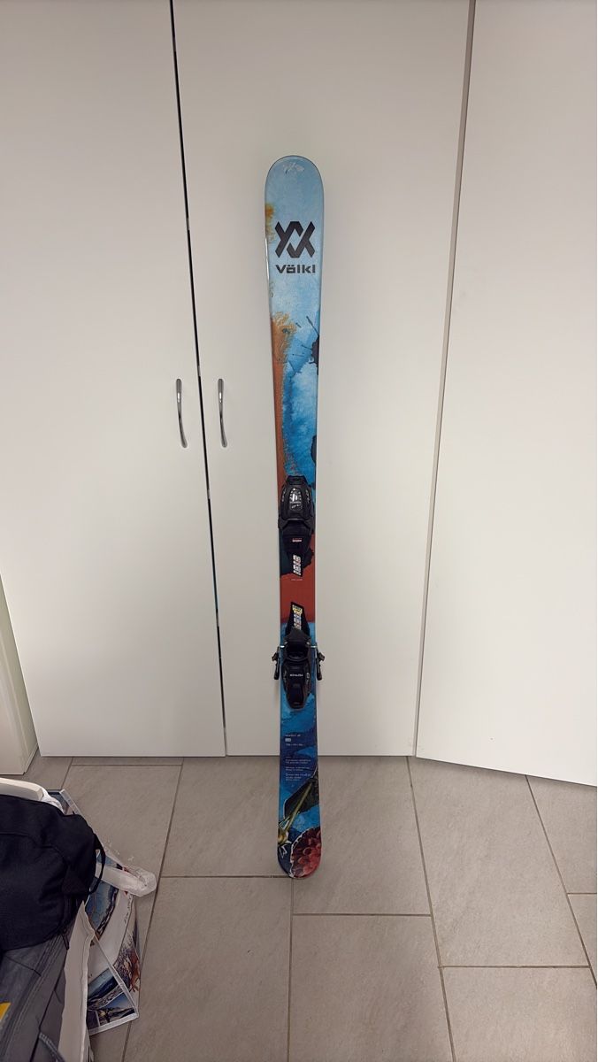 Völkl Sci: Freestyle Ski Völkl mit Bindung gebraucht – Usato da Erlen venduto da superszu