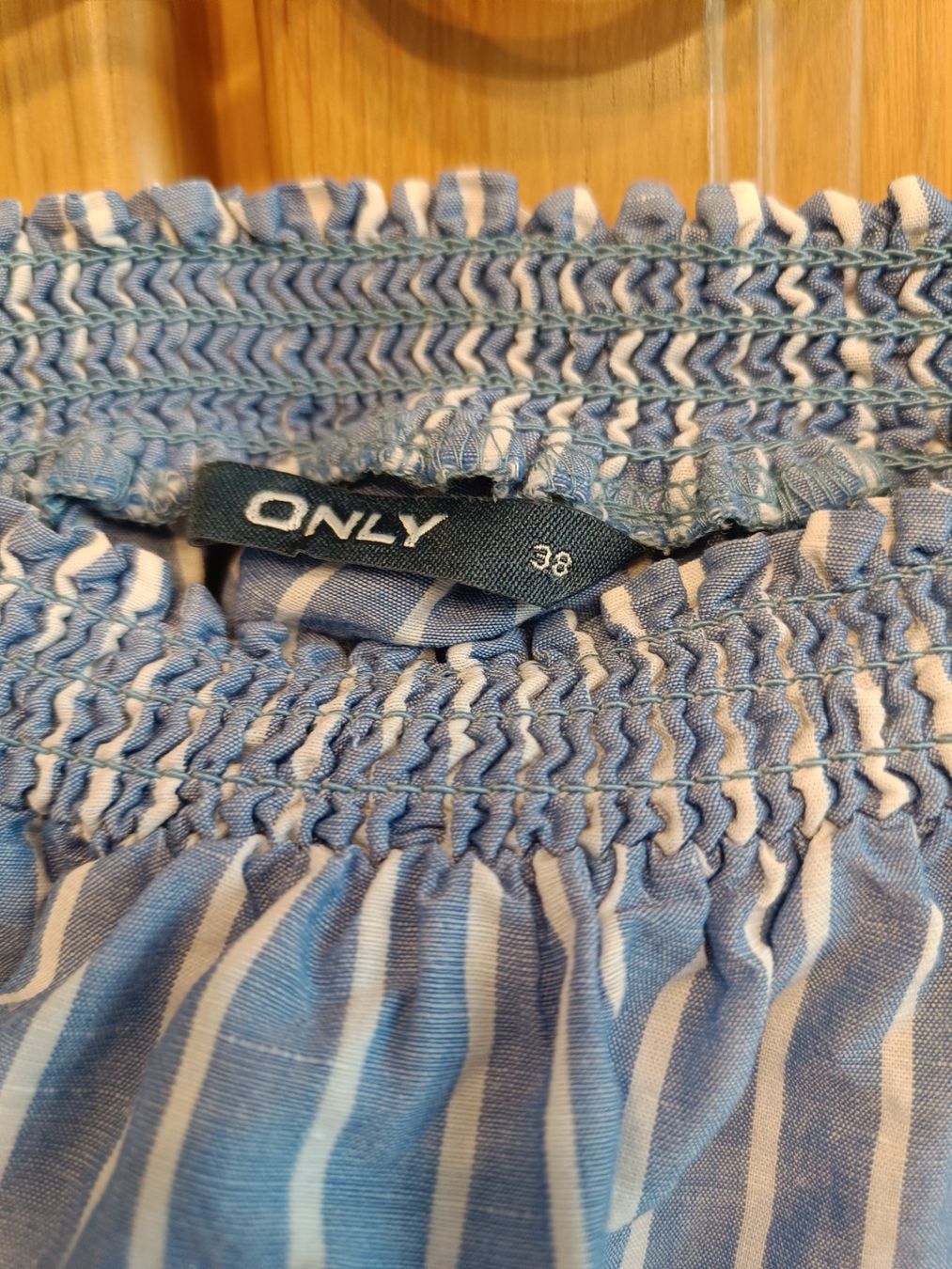 Only Camicette: ONLY Schulterfreie Sommerbluse gestreift Gr. 38 – Usato da Zürich venduto da Atelier.Second 1